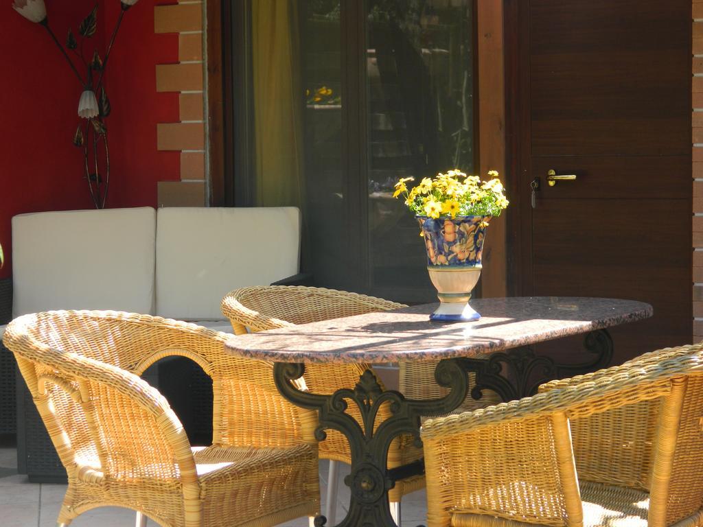 Country Apartments Castel di Decima Екстер'єр фото